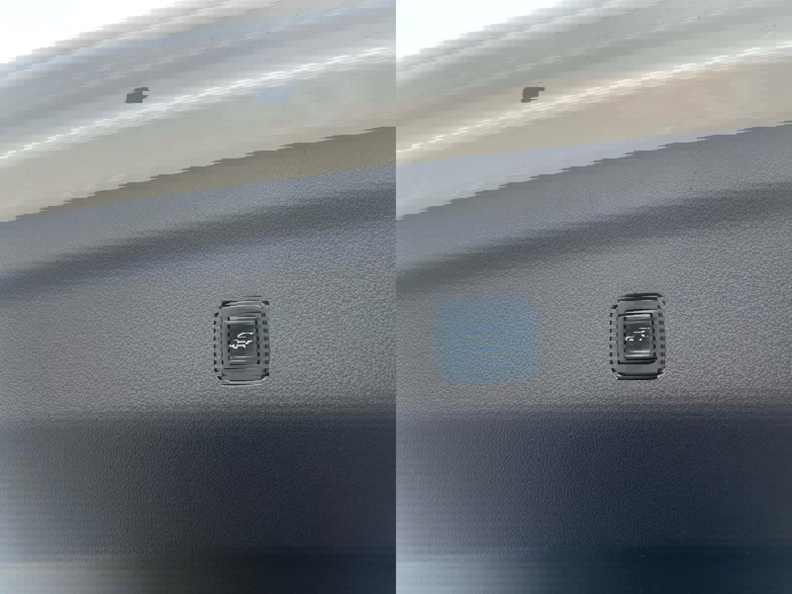 Used 2022 GMC Yukon XL Denali w/ Denali Premium Package image 9