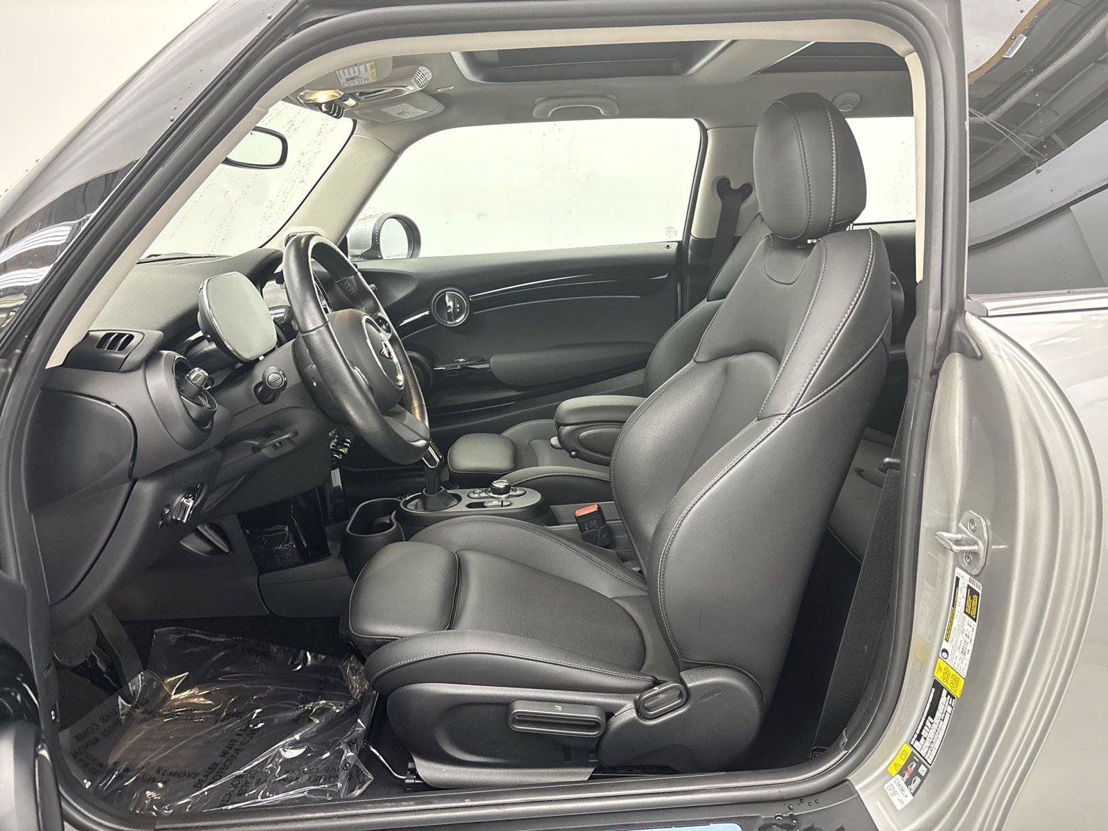 Used 2024 MINI Cooper SE FWD image 17