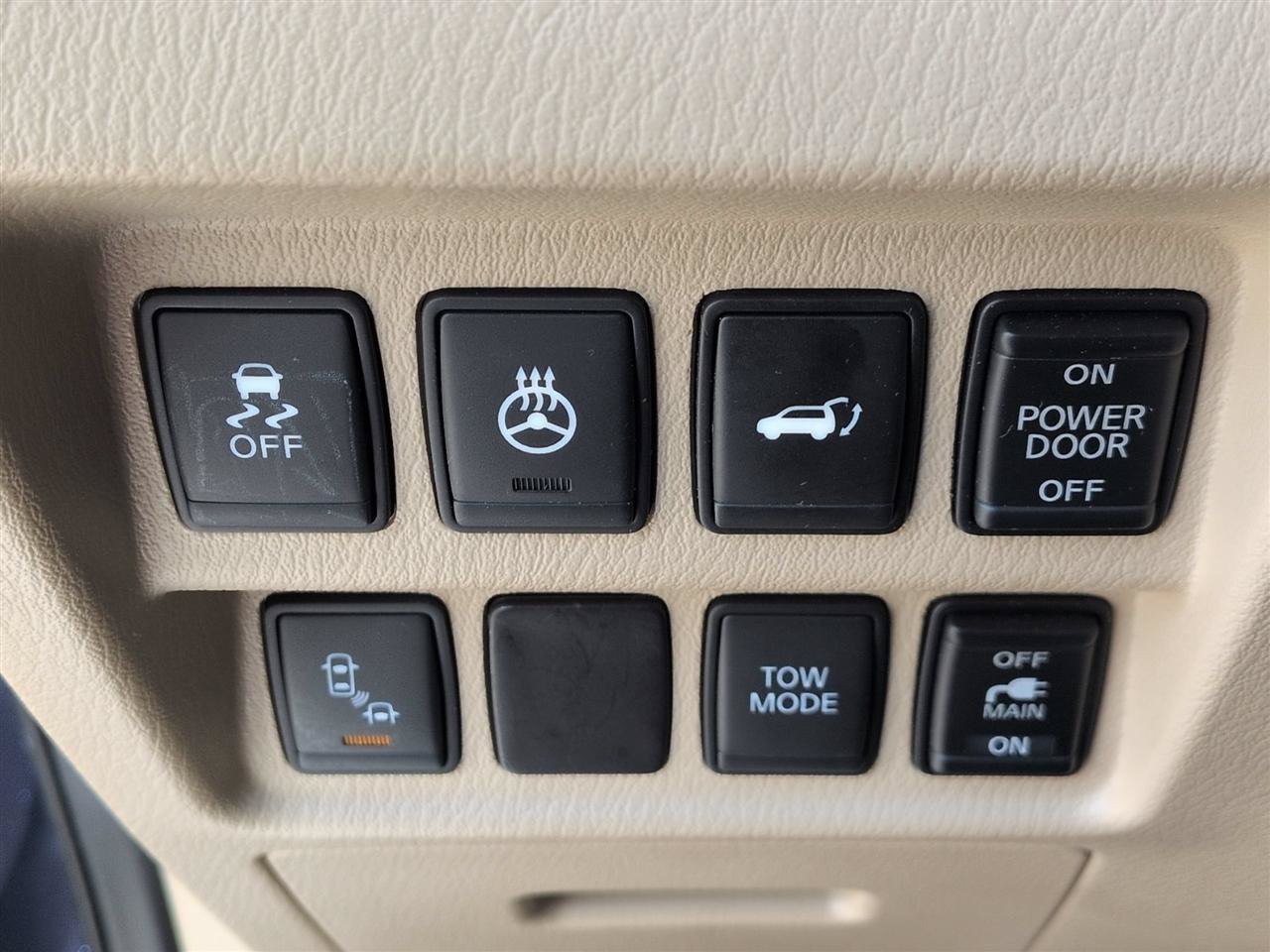 Used 2016 Nissan Pathfinder Platinum FWD image 17
