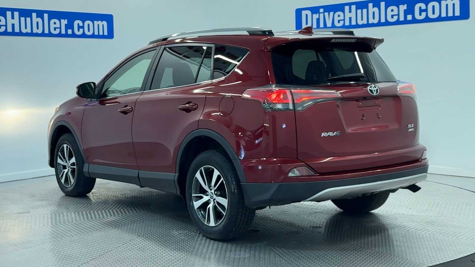 Used 2018 Toyota RAV4 XLE AWD/4WD image 6