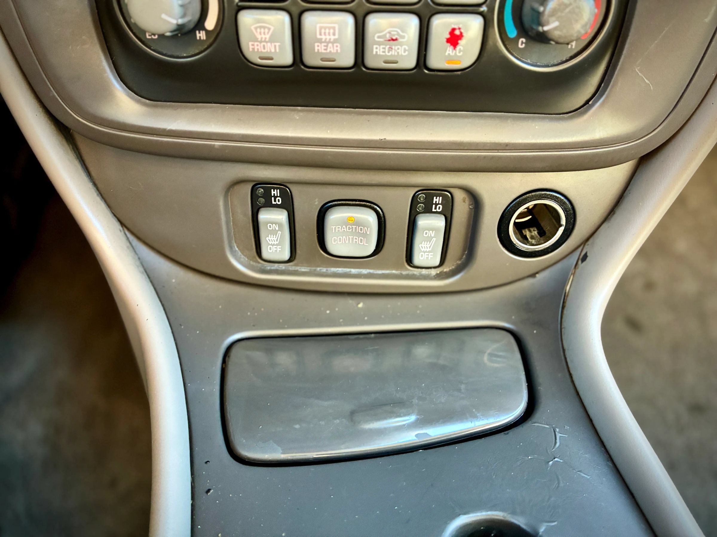 Used 2003 Pontiac Bonneville SLE FWD image 62