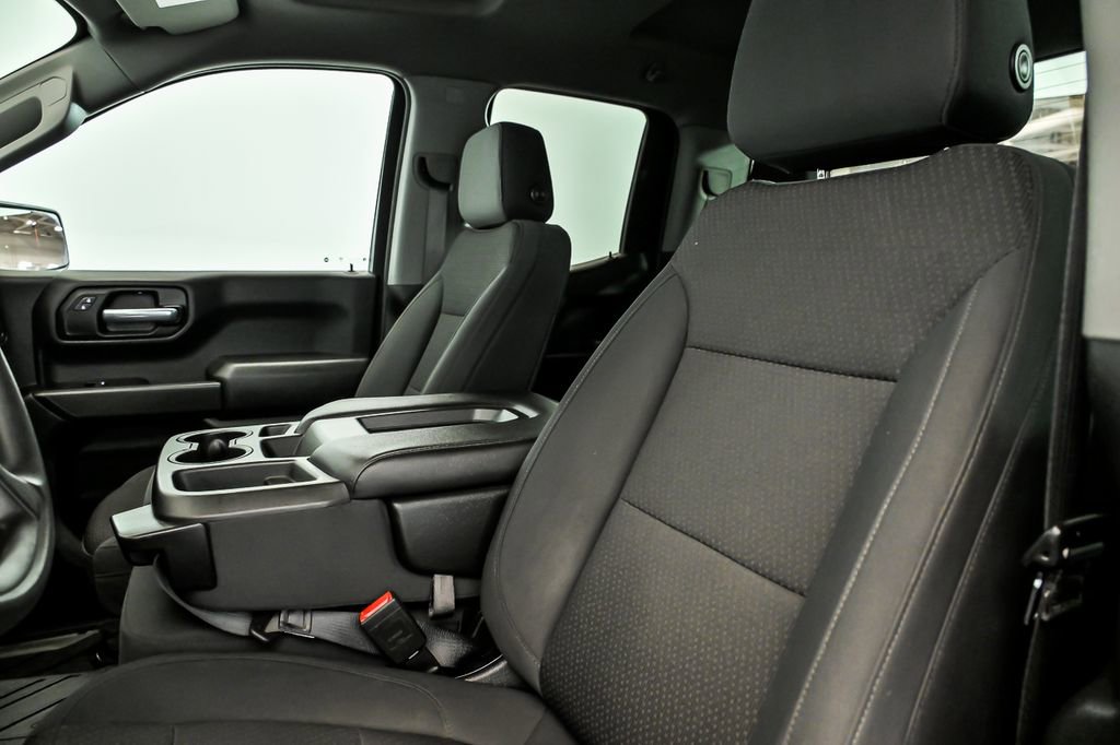 Used 2020 Chevrolet Silverado 1500 Custom w/ Custom Value Package AWD/4WD image 12