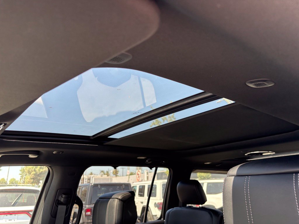 New 2026 Jeep Grand Wagoneer Summit w/ Premium Group III AWD/4WD image 7