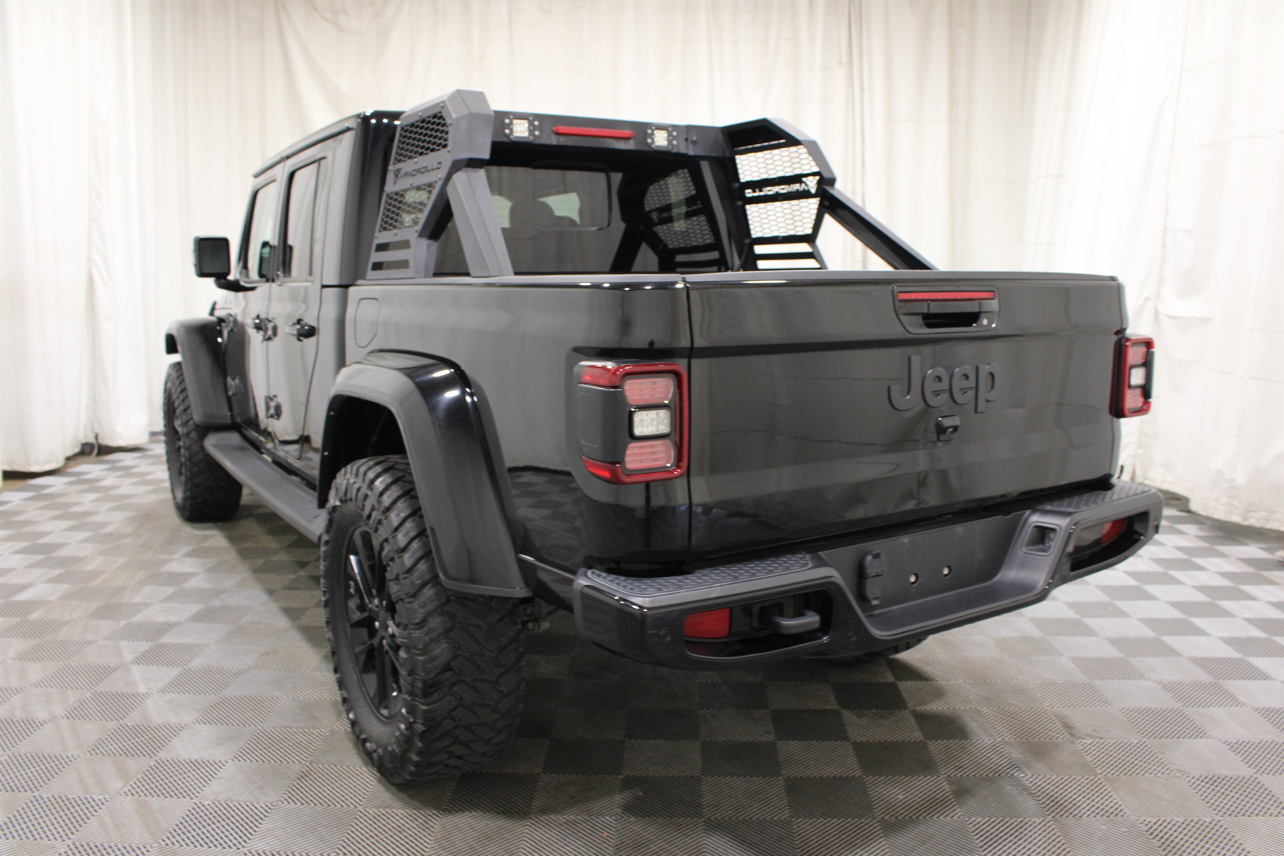 Used 2023 Jeep Gladiator Overland AWD/4WD image 33