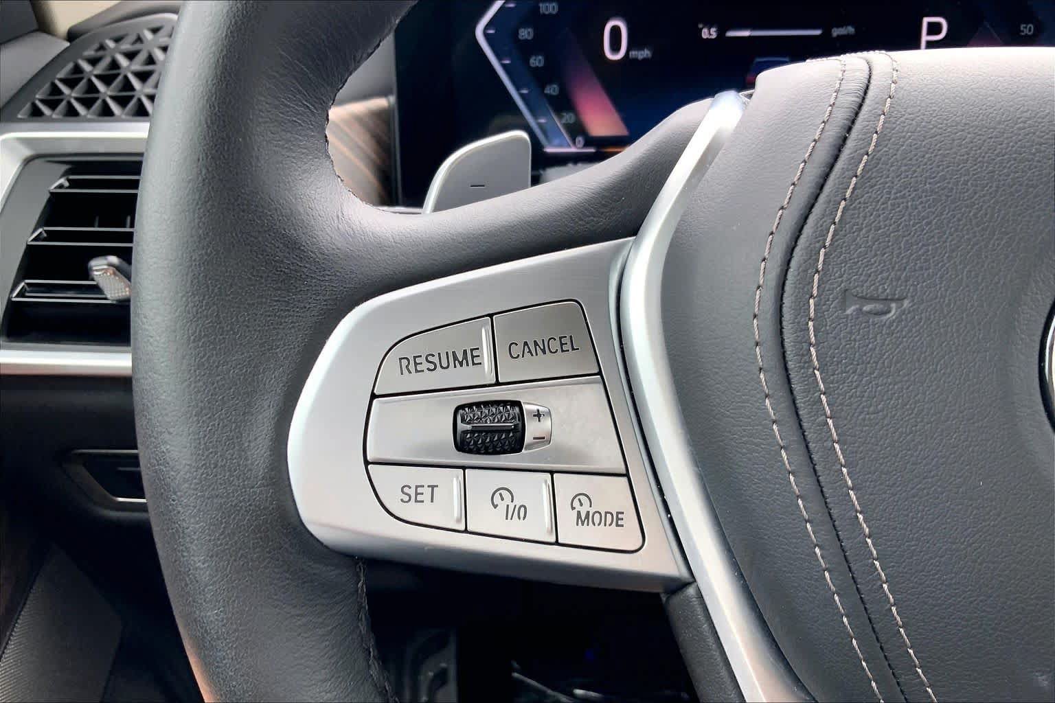 Used 2024 BMW X7 xDrive40i w/ Premium Package AWD/4WD image 24