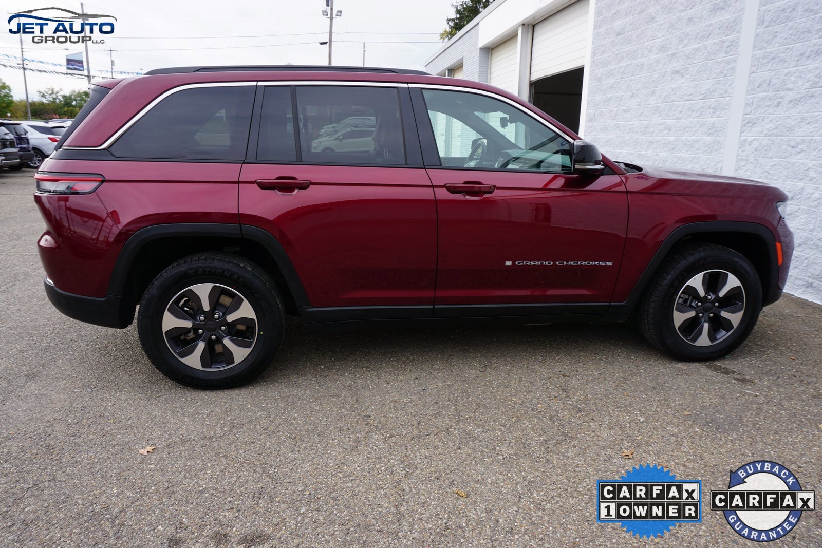 Used 2024 Jeep Grand Cherokee Limited 4xe image 12