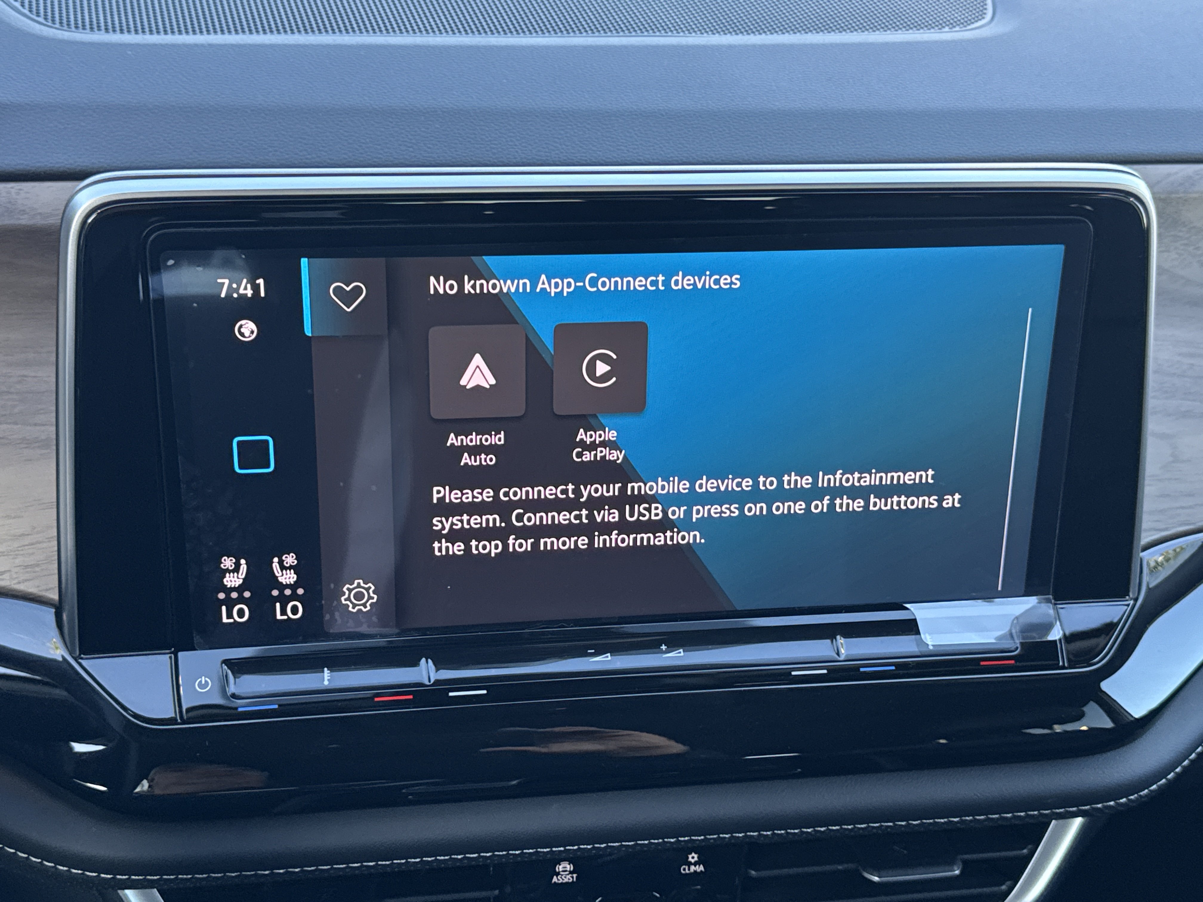 Used 2026 Volkswagen Atlas SE FWD image 23