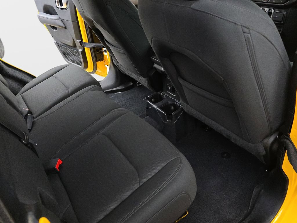 Used 2019 Jeep Wrangler Unlimited Sahara AWD/4WD image 13