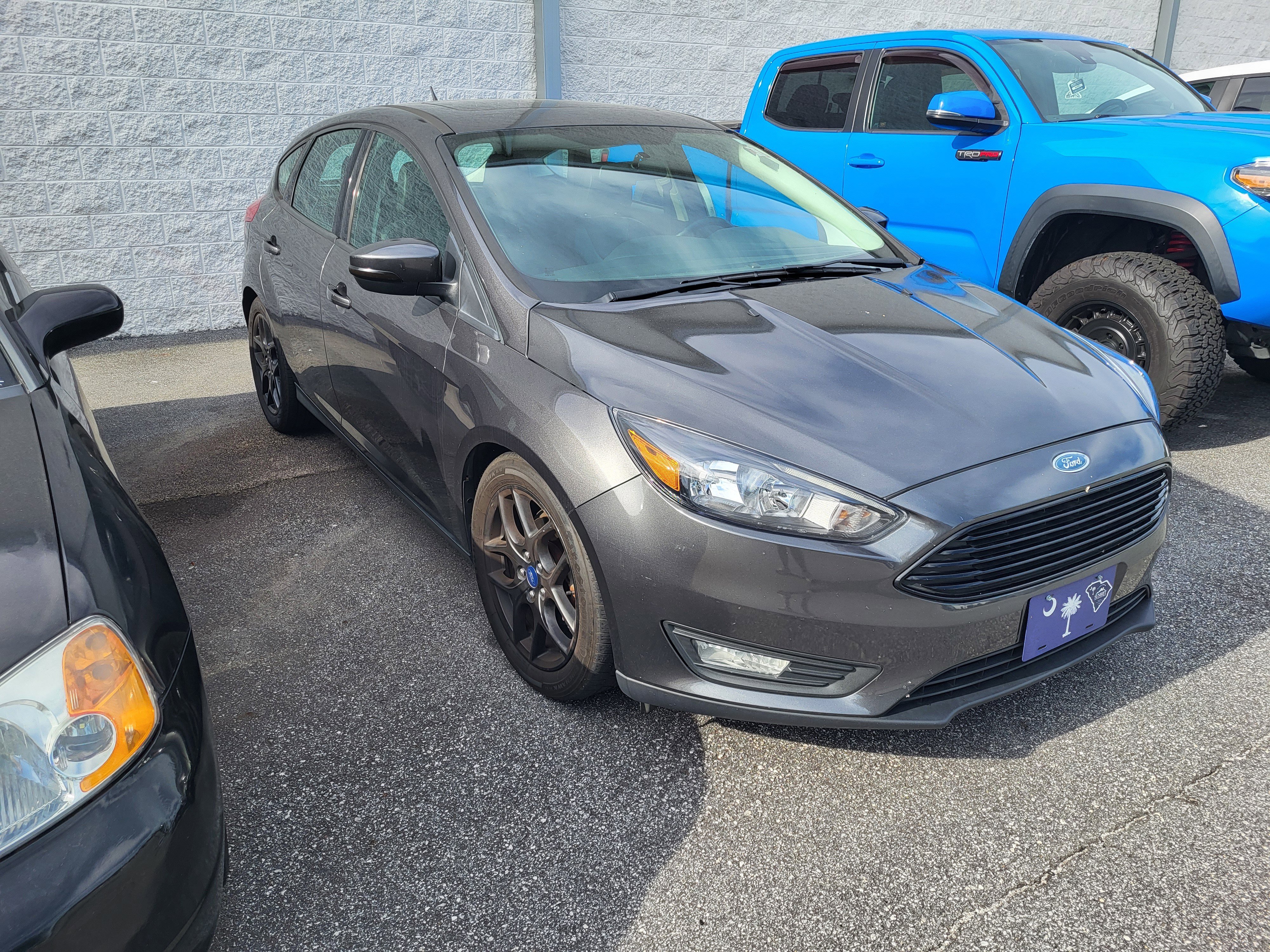 Used 2016 Ford Focus SE w/ Equipment Group 201A FWD image 3