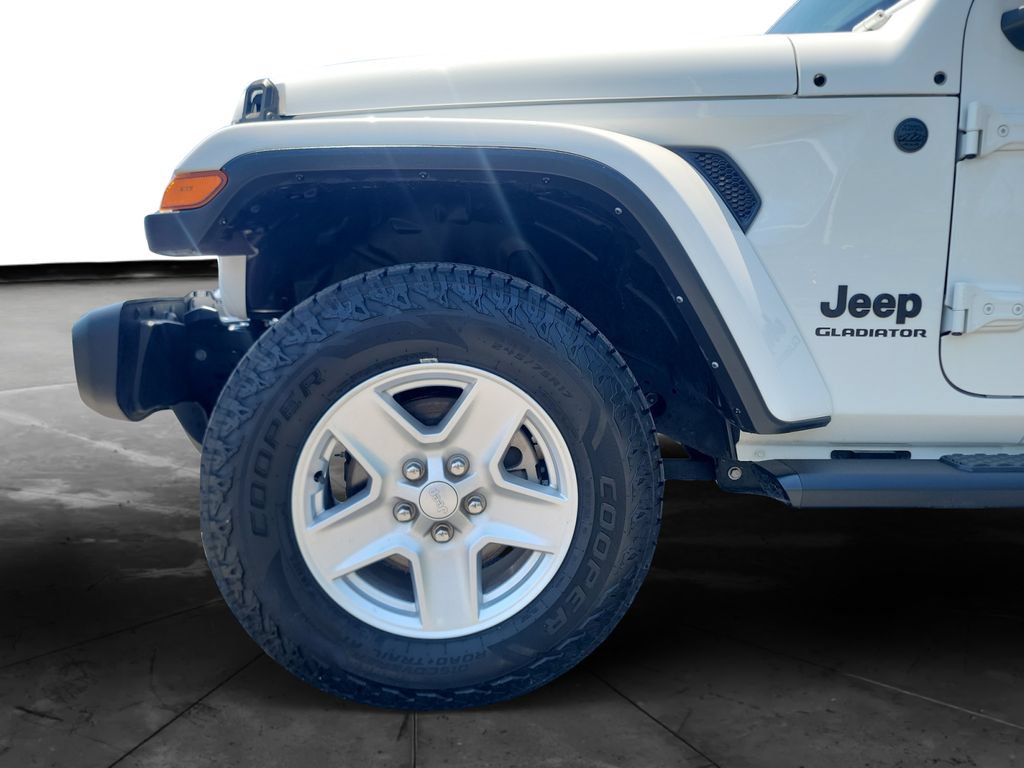 Used 2022 Jeep Gladiator Sport AWD/4WD image 14