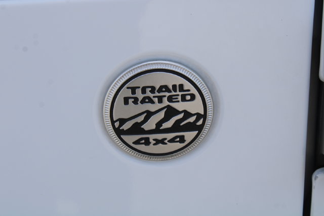 Used 2022 Jeep Wrangler Unlimited Sahara w/ Cold Weather Group AWD/4WD image 9