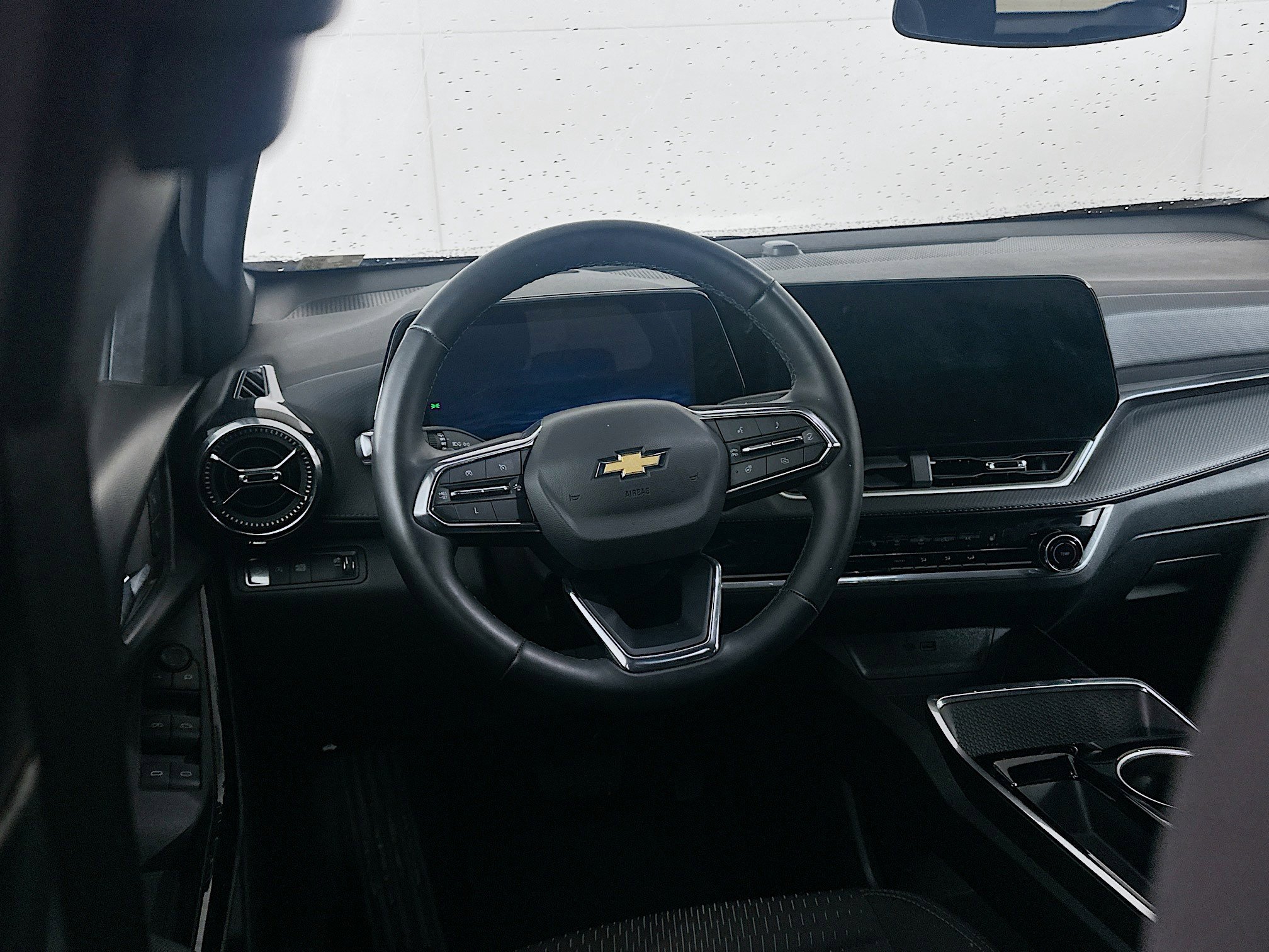 Used 2025 Chevrolet Equinox LT FWD image 17