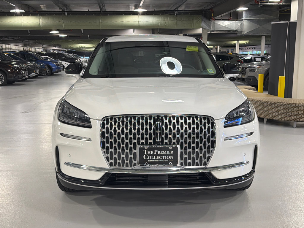 Used 2023 Lincoln Corsair AWD w/ Equipment Group 101A image 2