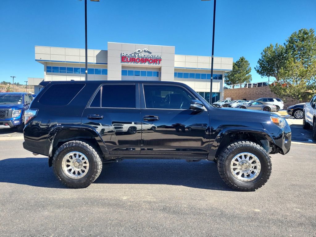 Used 2021 Toyota 4Runner SR5 Premium image 3
