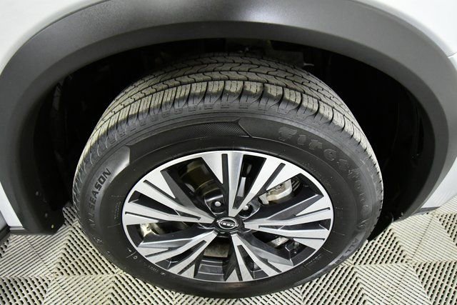 Used 2023 Nissan Rogue SV image 17