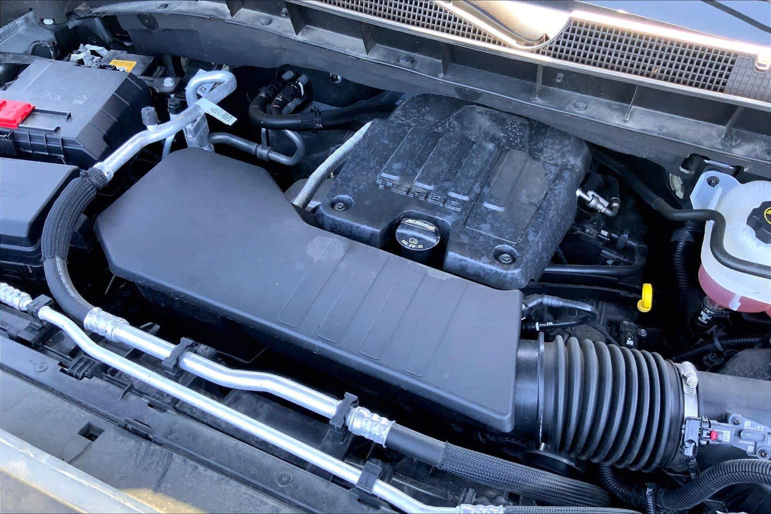 Used 2024 Chevrolet Silverado 1500 LT AWD/4WD image 33