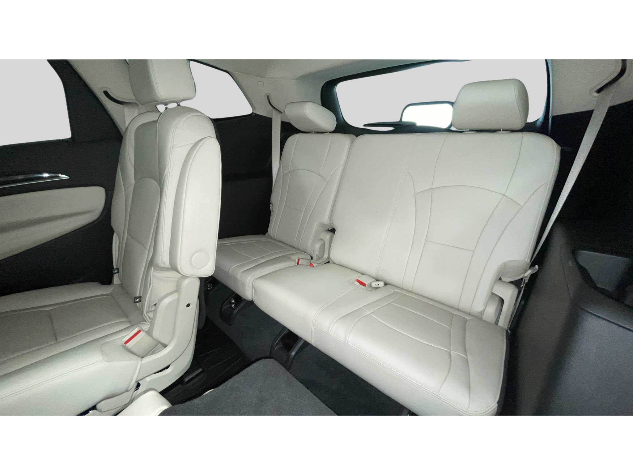 Used 2022 Buick Enclave Essence w/ Sport Touring Edition AWD/4WD image 17