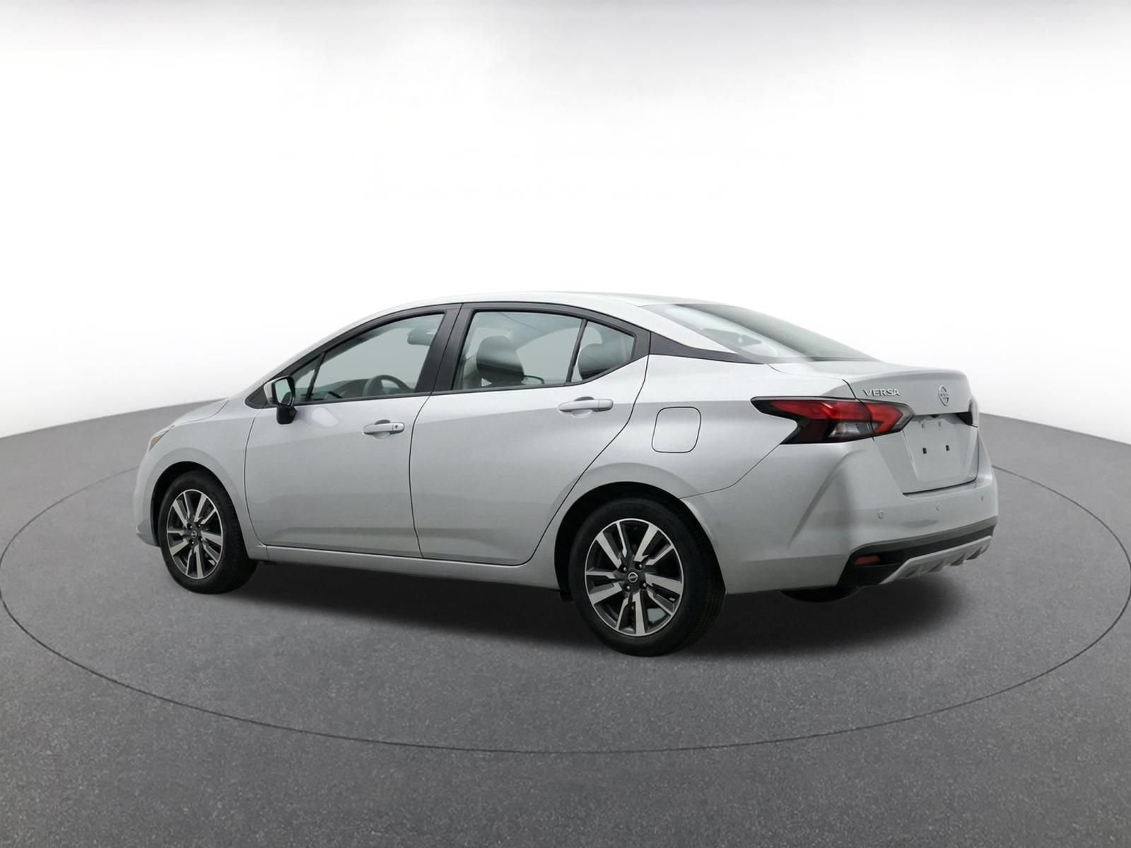 Used 2025 Nissan Versa SV FWD image 7