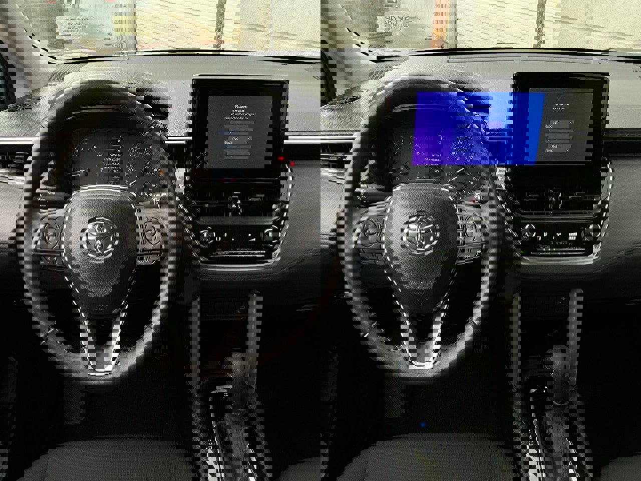 Used 2025 Toyota Corolla Cross LE image 13