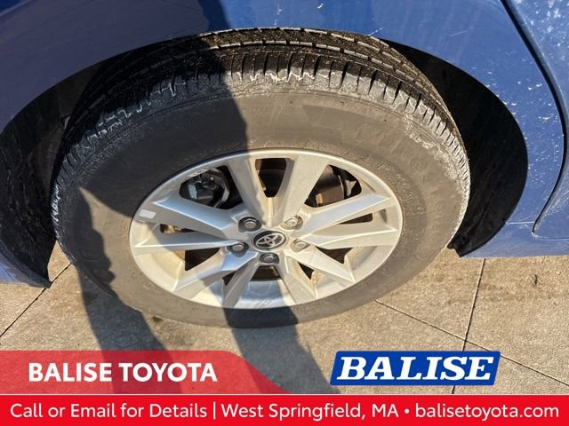 Used 2025 Toyota Camry LE image 10