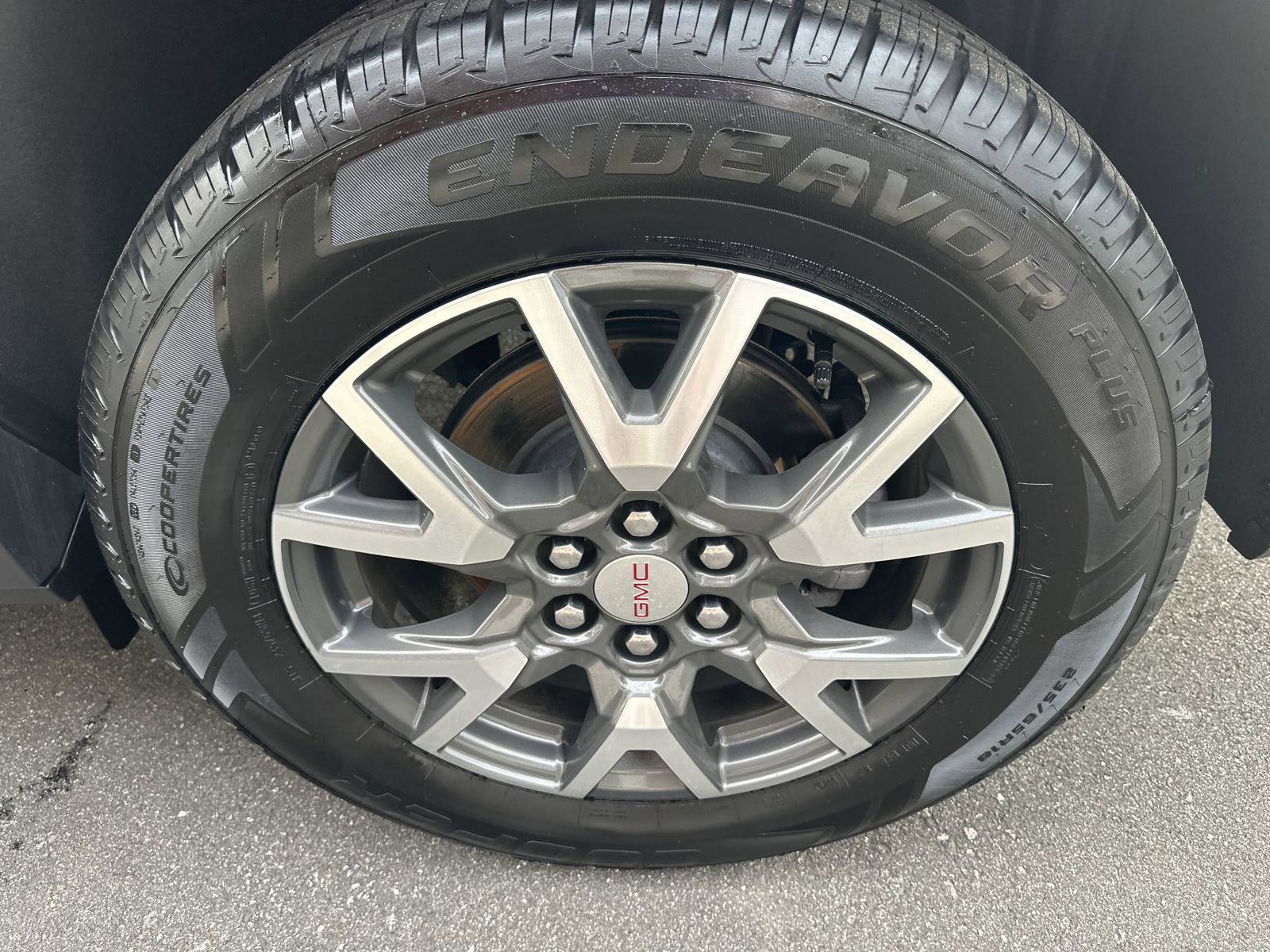 Used 2022 GMC Acadia SLE image 33