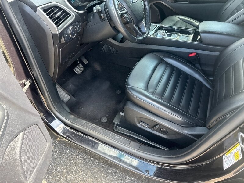 Used 2020 Ford Edge SEL AWD/4WD image 16