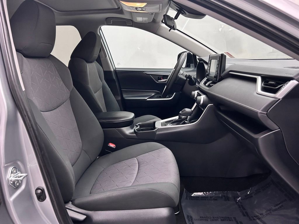 Used 2019 Toyota RAV4 XLE image 17