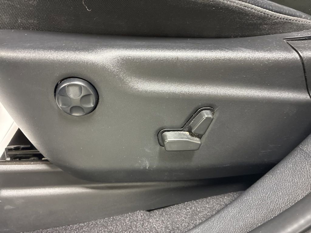 Used 2021 Jeep Grand Cherokee Laredo X image 11