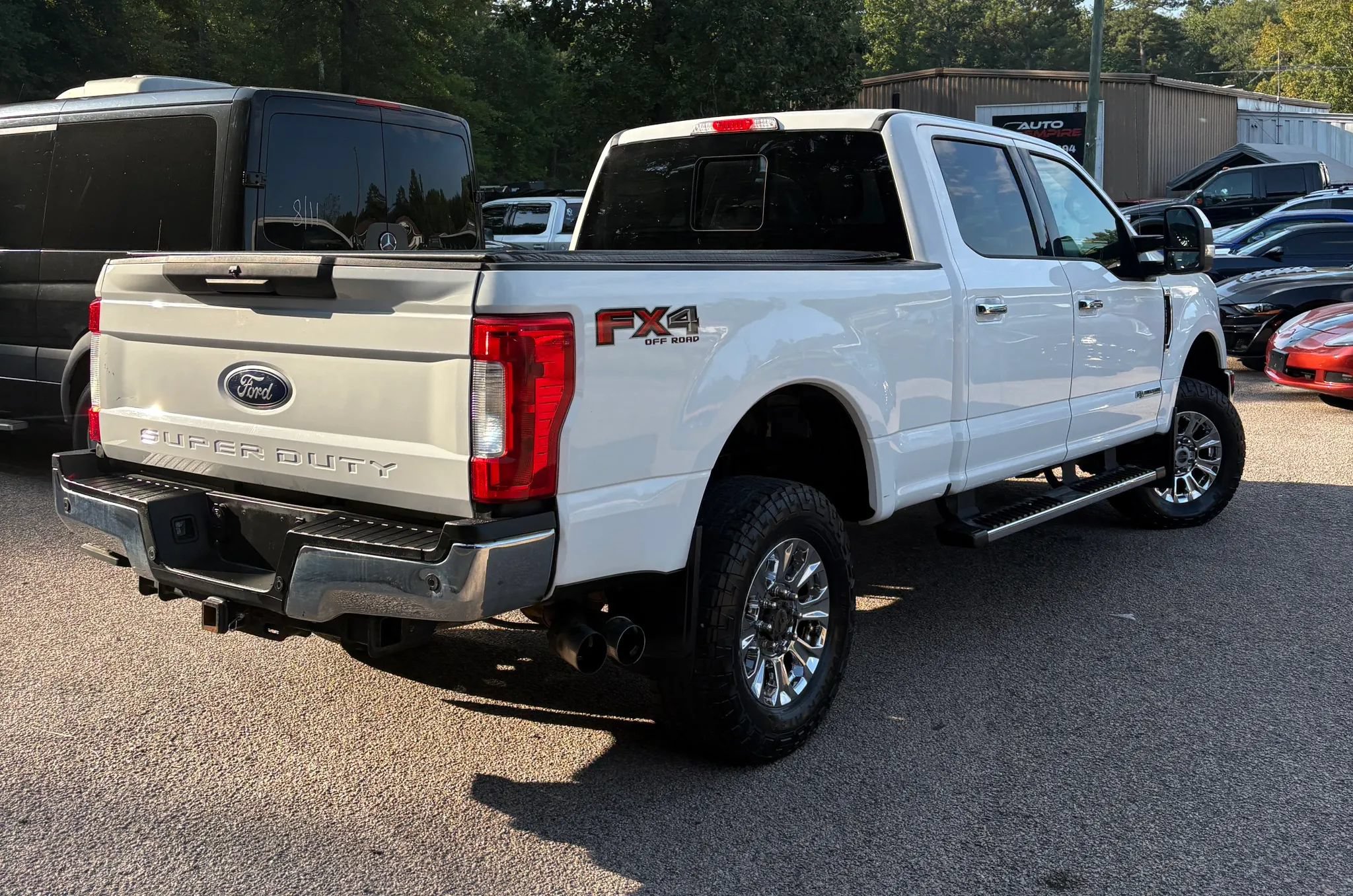 Used 2018 Ford F250 XLT w/ XLT Premium Package AWD/4WD image 4