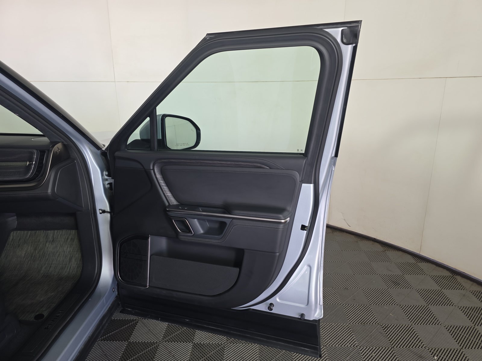 Used 2023 Rivian R1S Adventure Quad AWD/4WD image 18