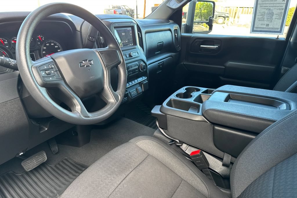 Used 2025 Chevrolet Silverado 2500 Custom w/ Custom Value Package AWD/4WD image 10