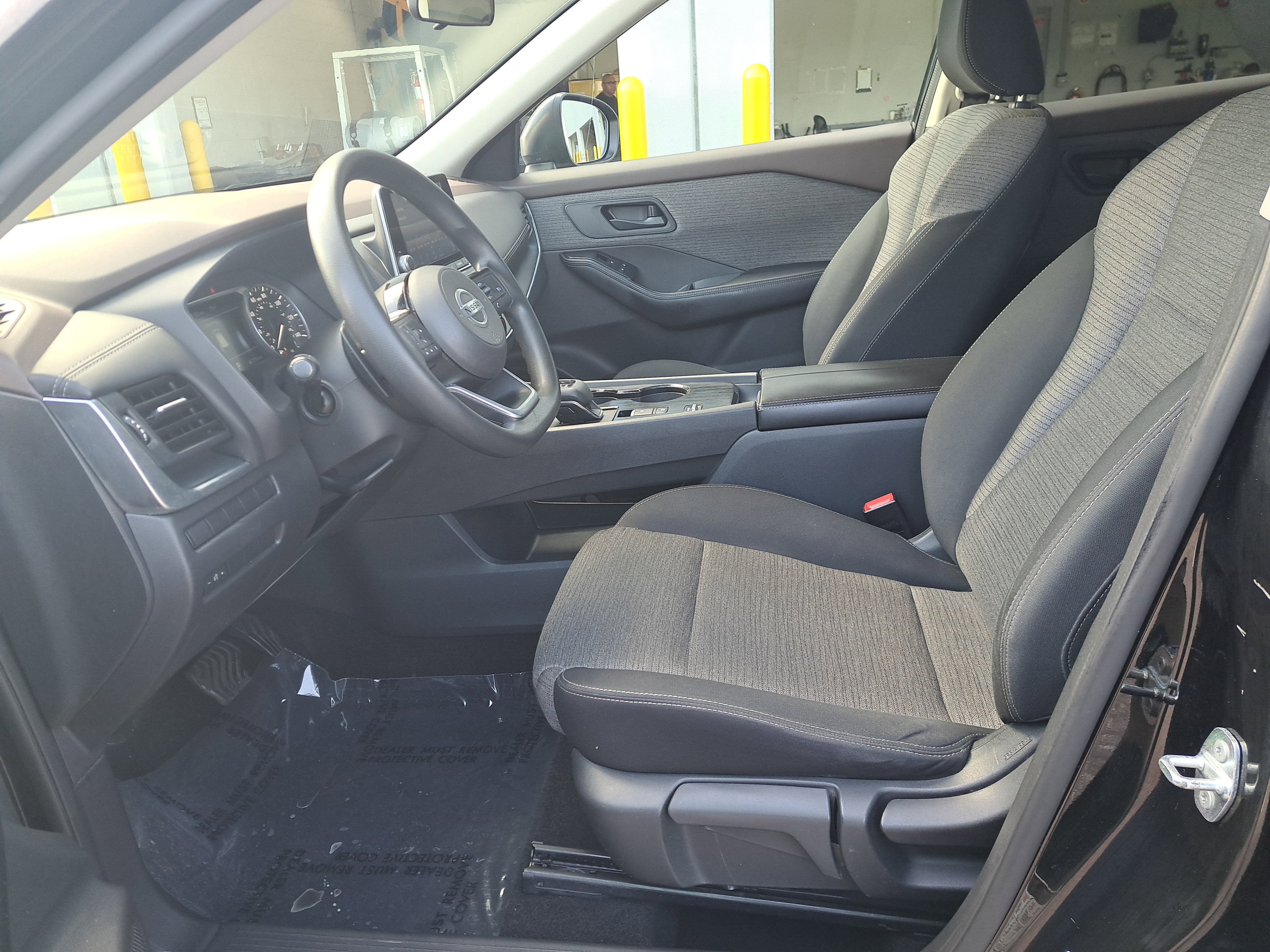 Used 2021 Nissan Rogue S FWD image 12