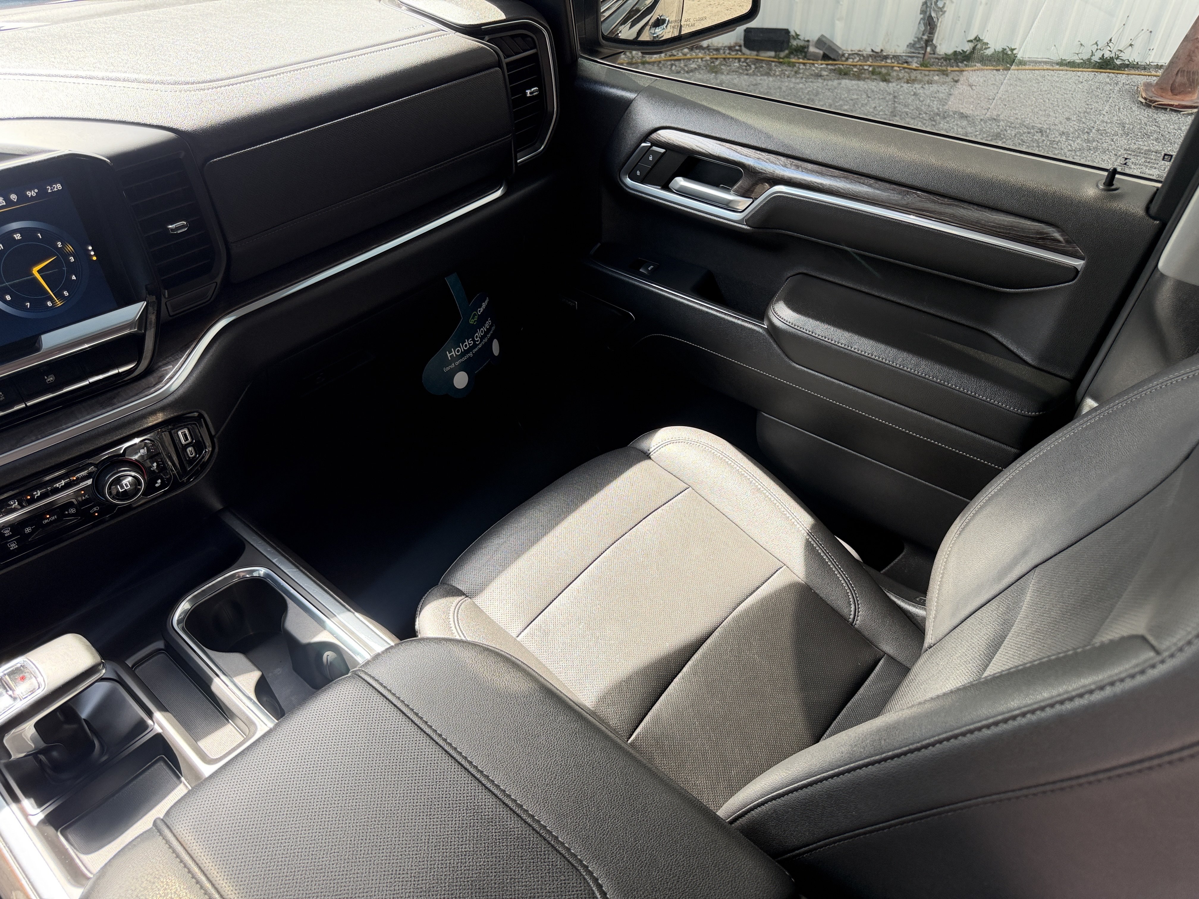 Used 2023 Chevrolet Silverado 1500 LTZ AWD/4WD image 14