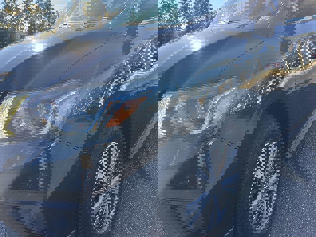 Used 2020 Nissan Pathfinder SV image 6