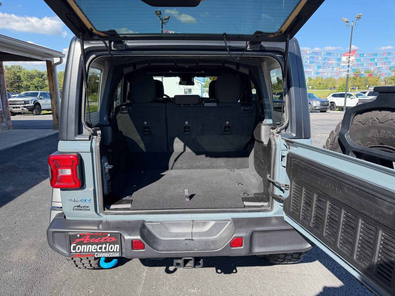 Used 2024 Jeep Wrangler Unlimited Rubicon 4xe image 6
