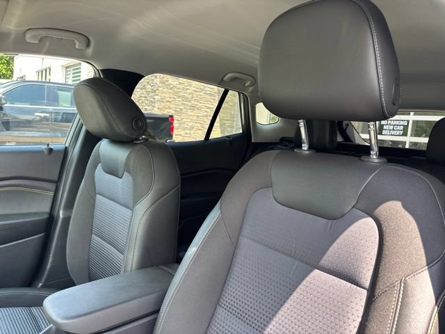 Used 2025 Chevrolet Trax LT FWD image 5