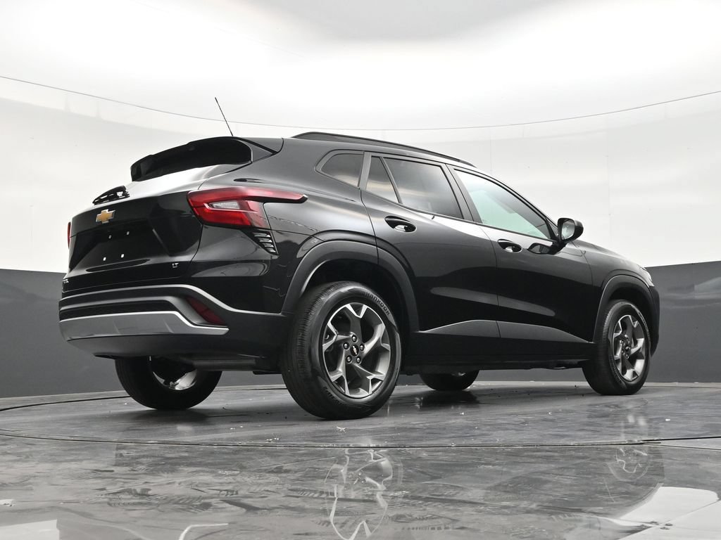 Used 2024 Chevrolet Trax LT FWD image 24