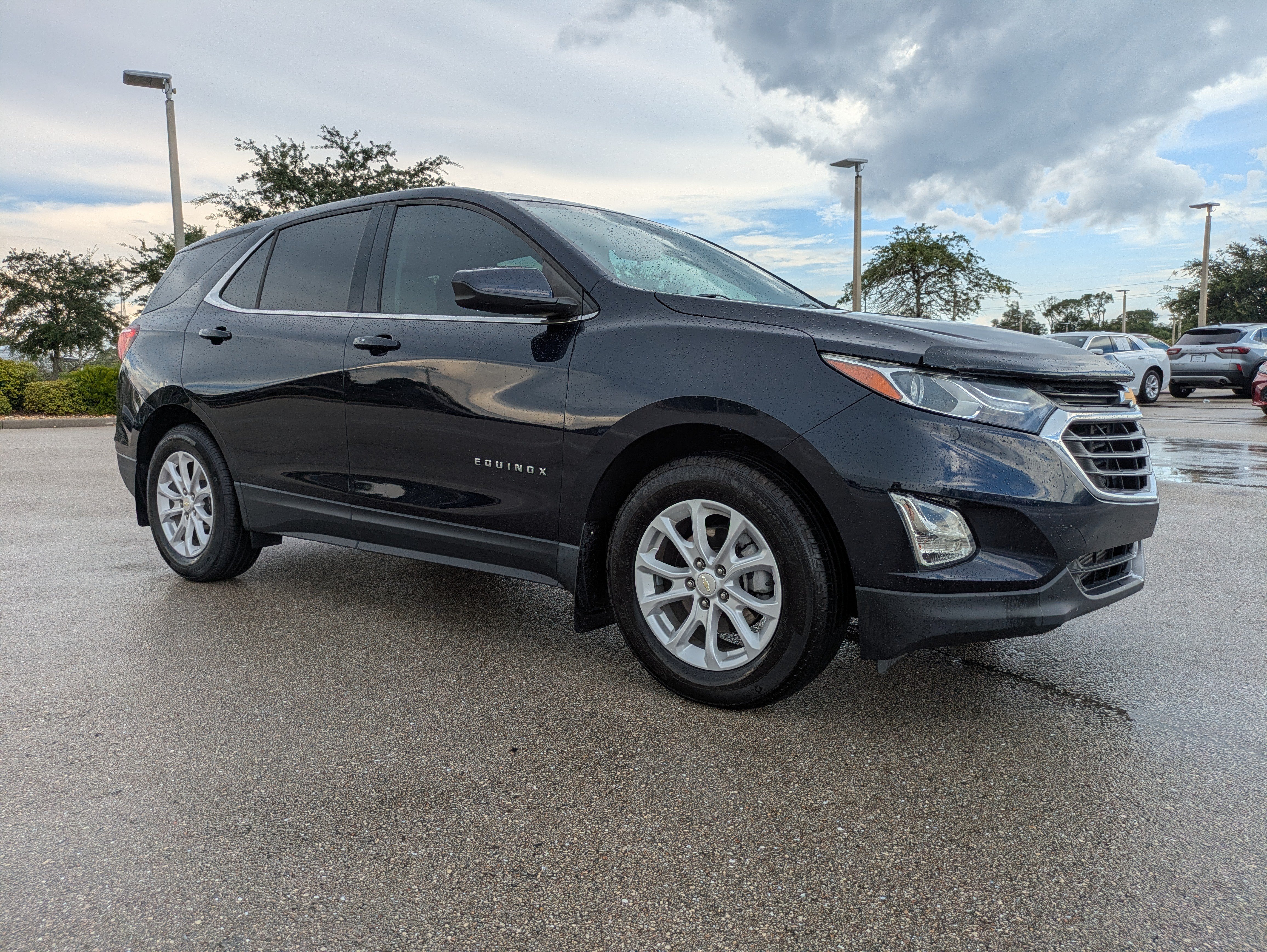 Used 2020 Chevrolet Equinox LT FWD image 2