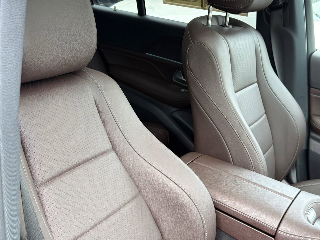 Used 2022 Mercedes-Benz GLE 350 4MATIC w/ Premium Package image 11