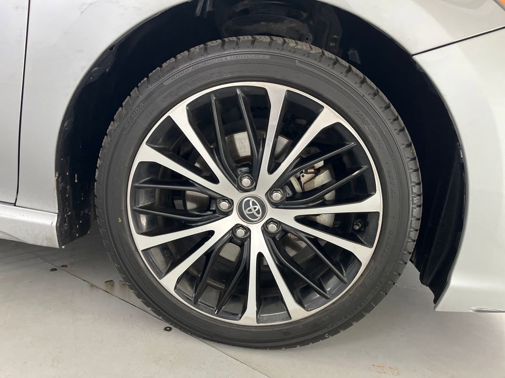 Used 2020 Toyota Camry SE FWD image 17