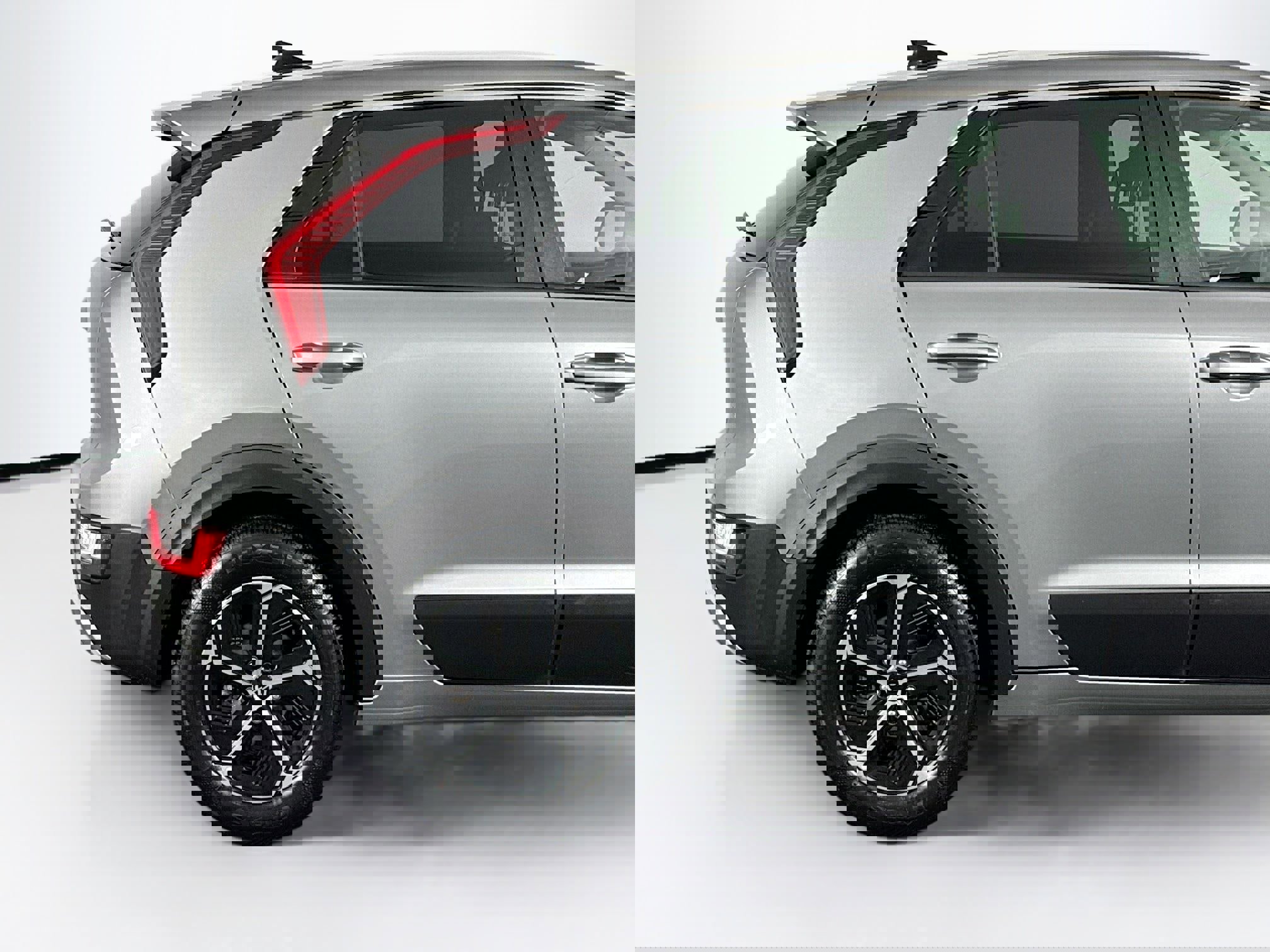 Used 2023 Kia Niro LX image 40