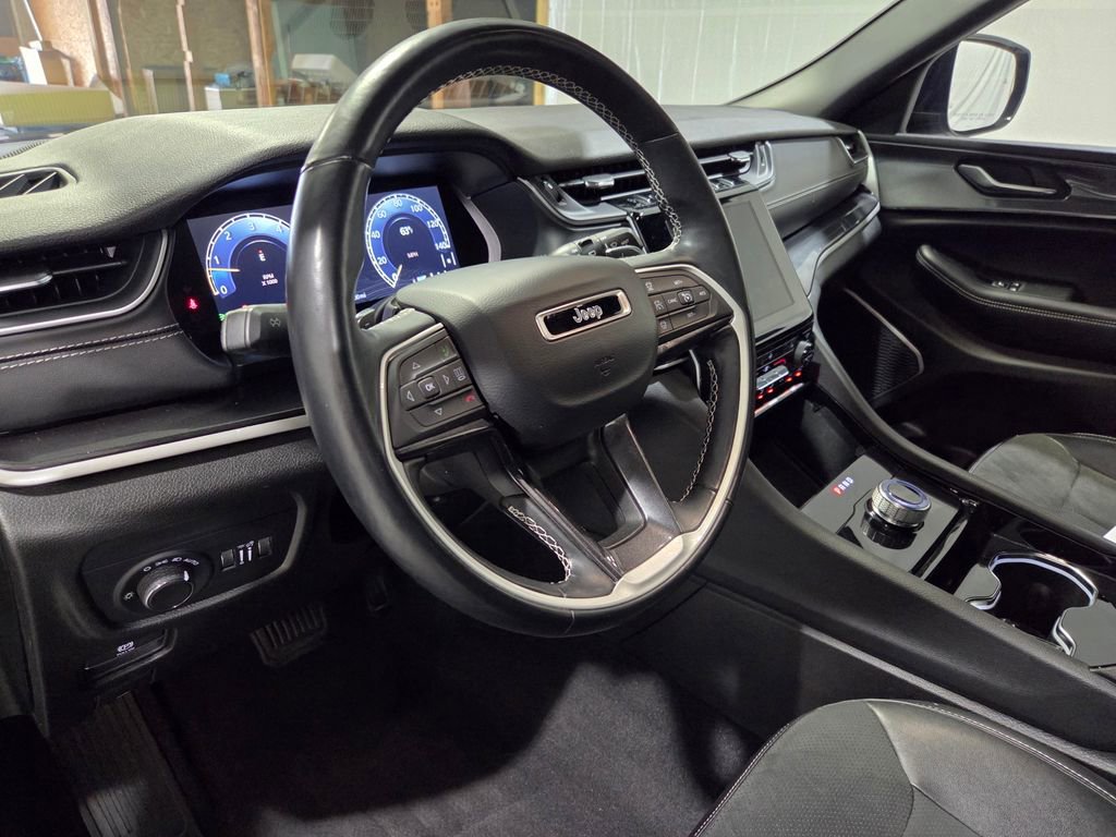 Certified 2022 Jeep Grand Cherokee L Laredo image 6