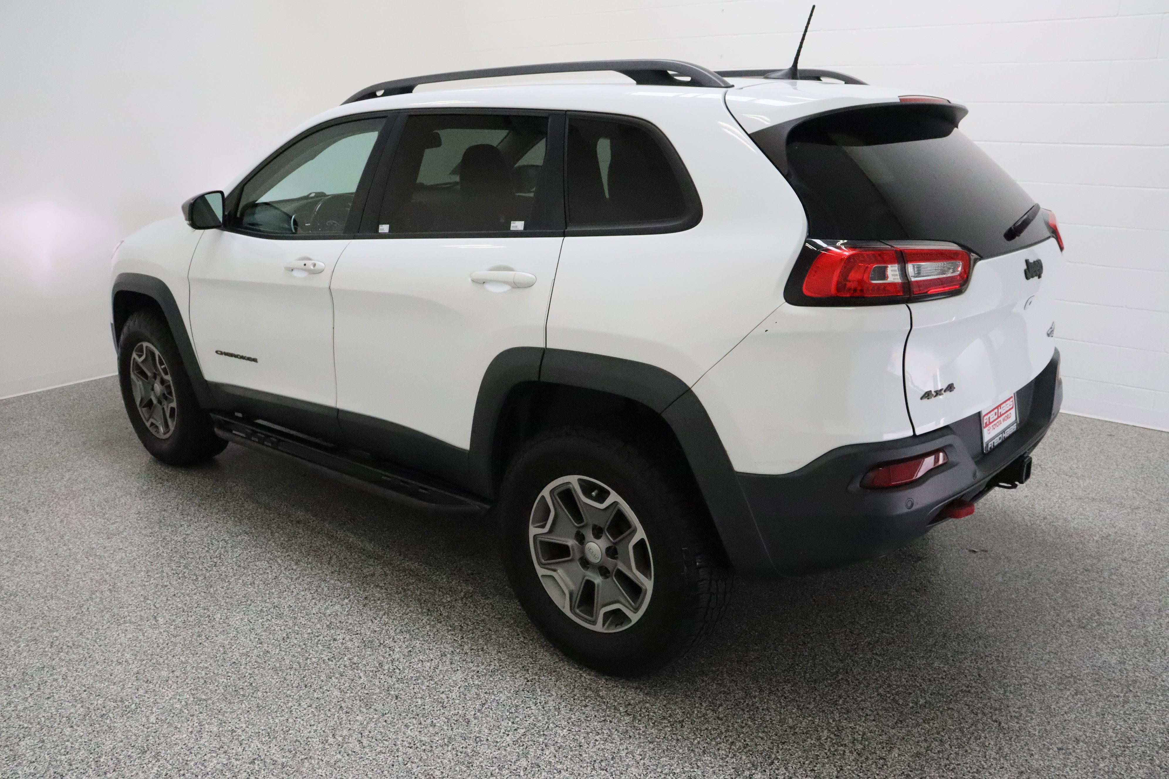 Used 2018 Jeep Cherokee Trailhawk w/ Quick Order Package 27L image 9
