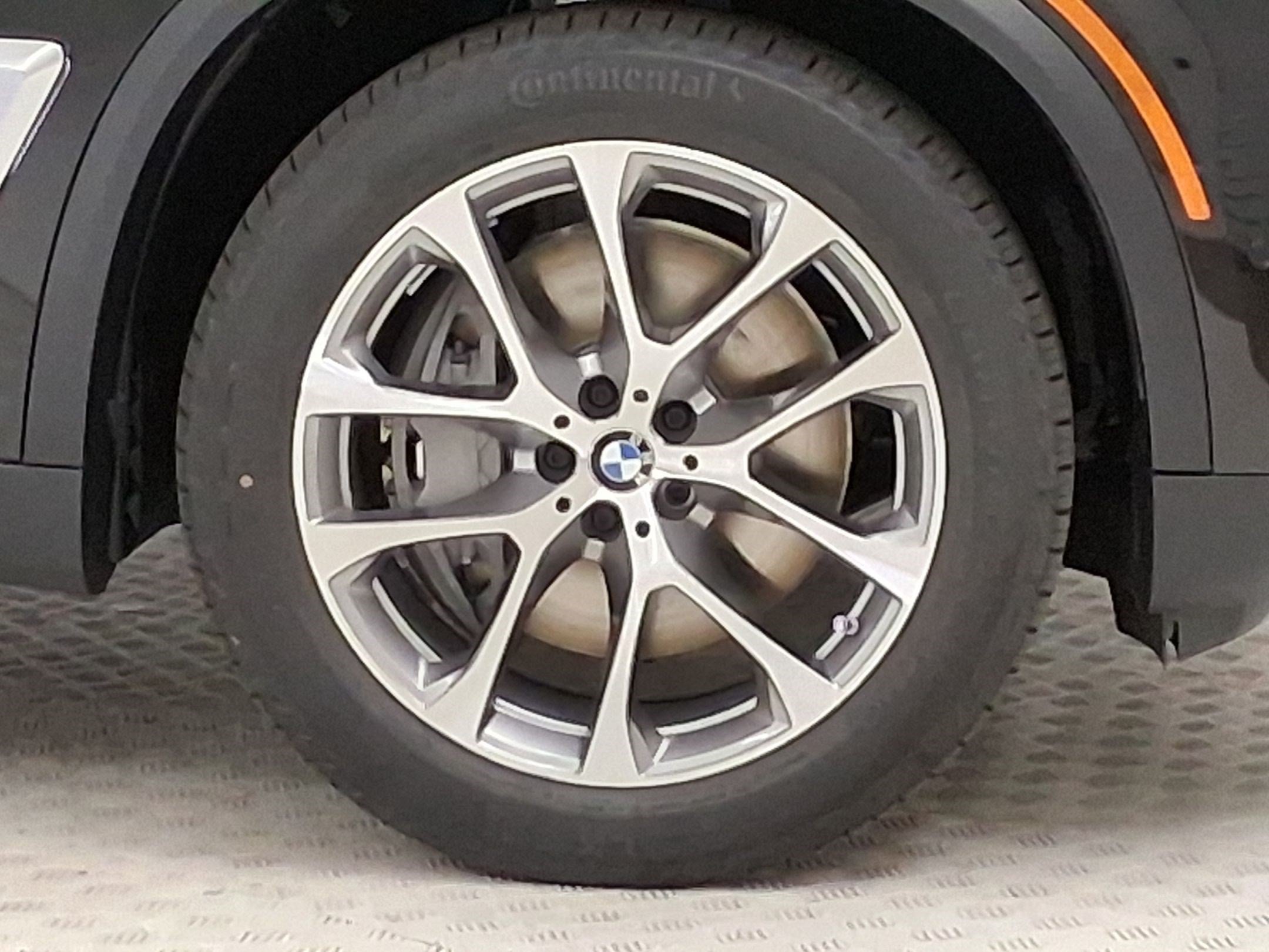 New 2026 BMW X5 xDrive50e w/ Parking Assistance Package AWD/4WD image 11