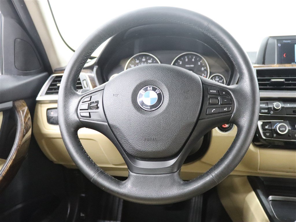 Used 2018 BMW 320i xDrive Sedan AWD/4WD image 17