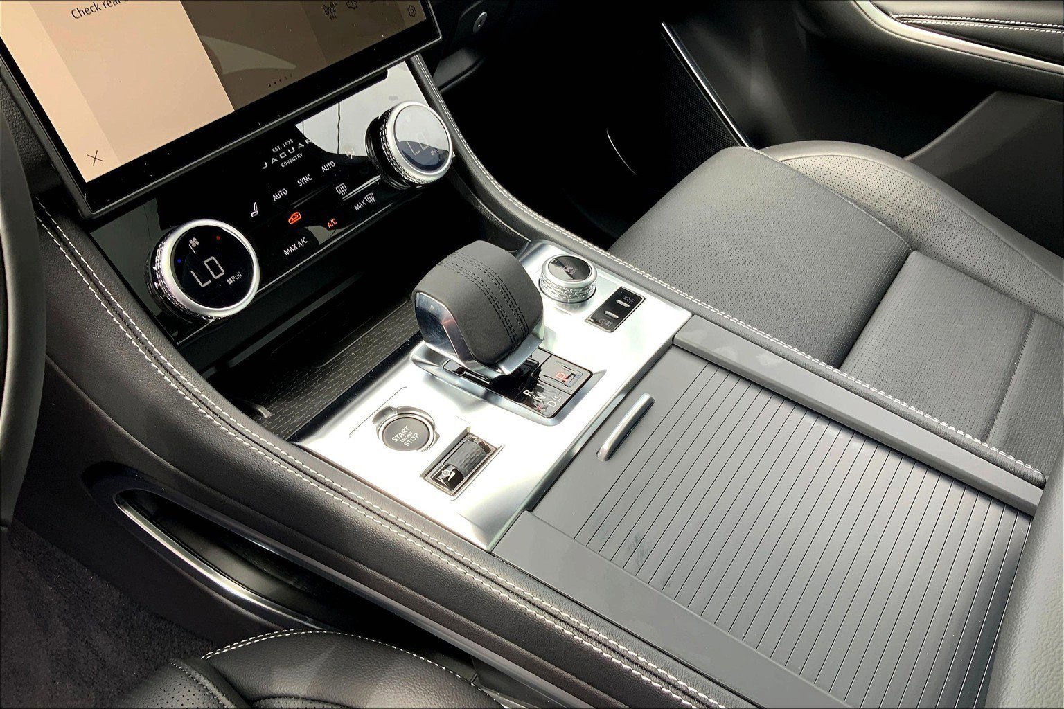New 2026 Jaguar F-PACE R-Dynamic S image 7