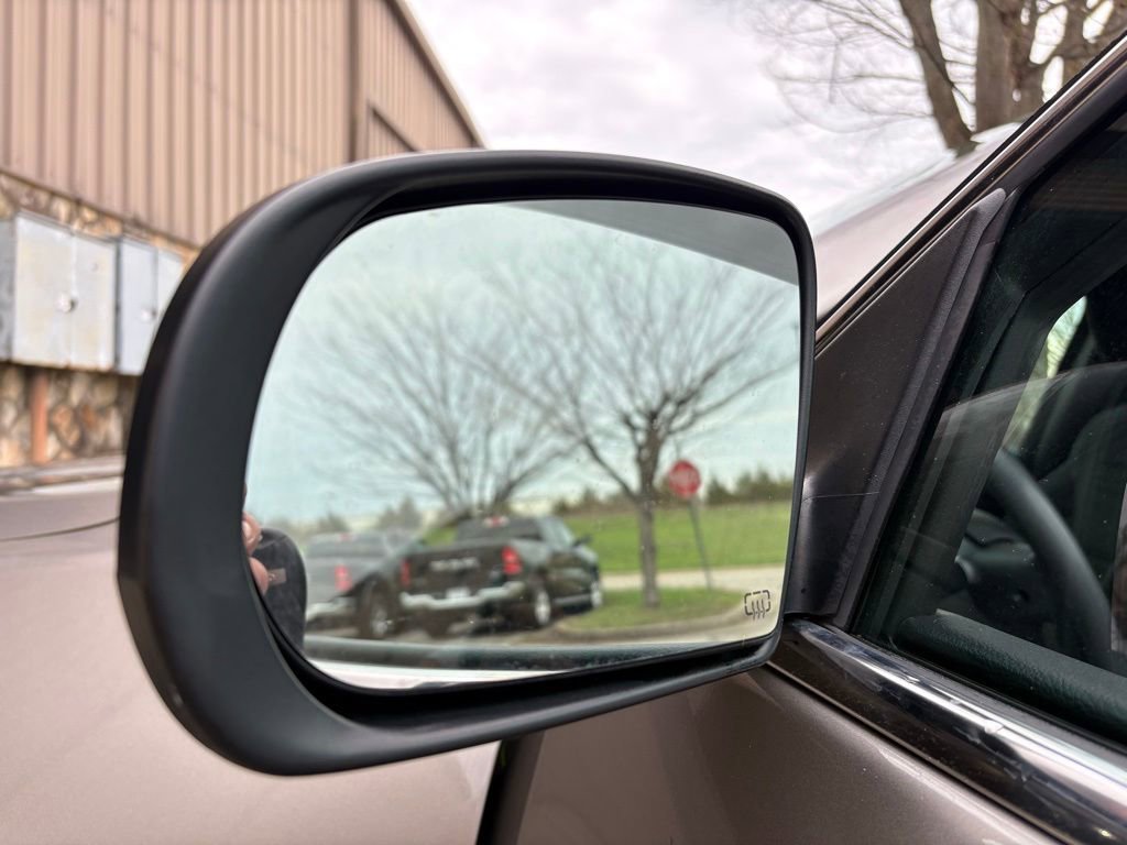 Used 2019 Jeep Cherokee Latitude w/ Popular Appearance Group image 14