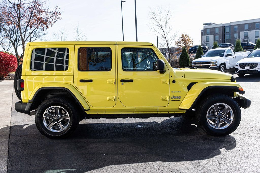 Used 2023 Jeep Wrangler Unlimited Sahara AWD/4WD image 3
