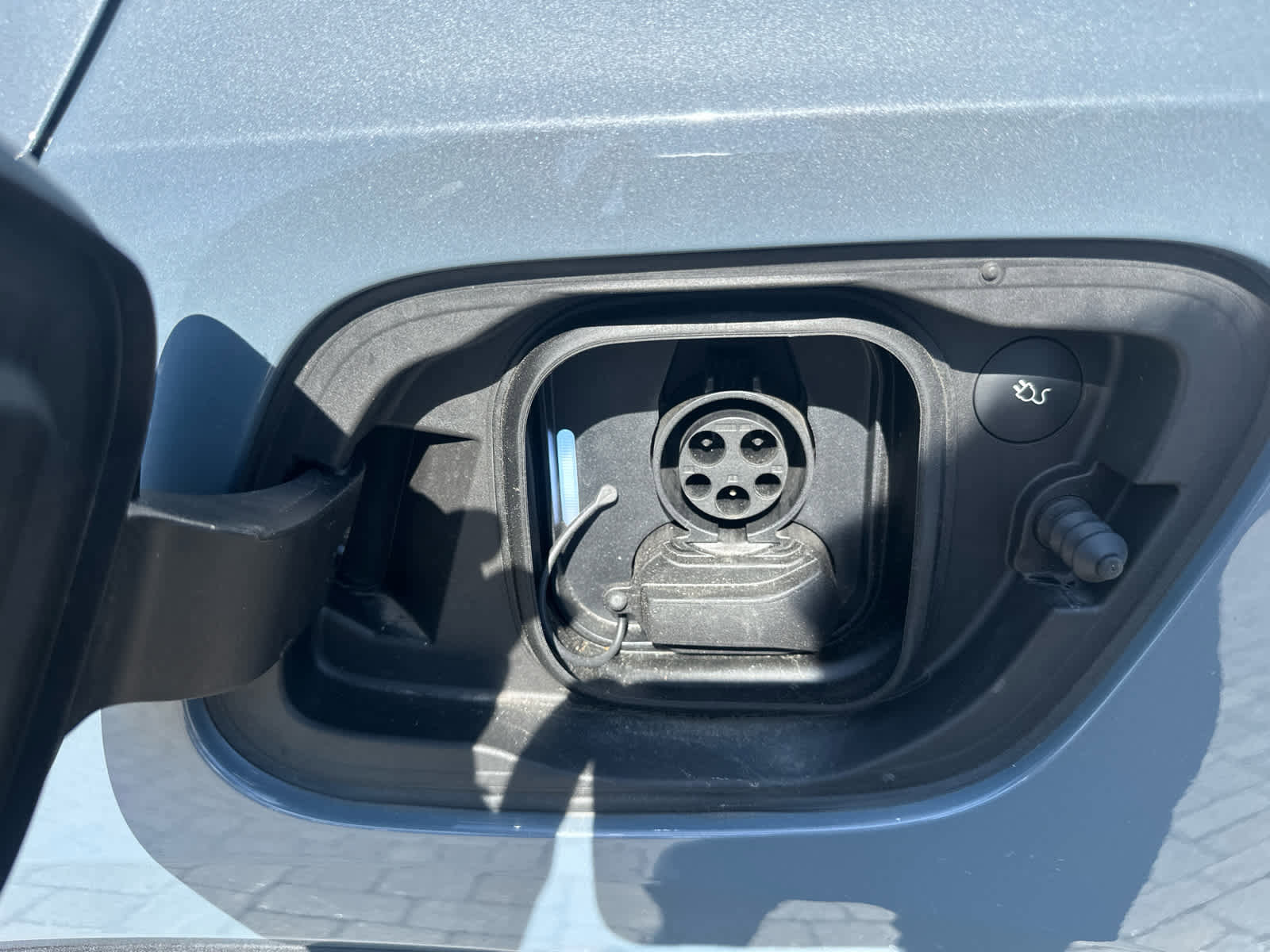 Used 2023 Volvo XC40 Recharge Ultimate w/ Protection Package Premier image 28