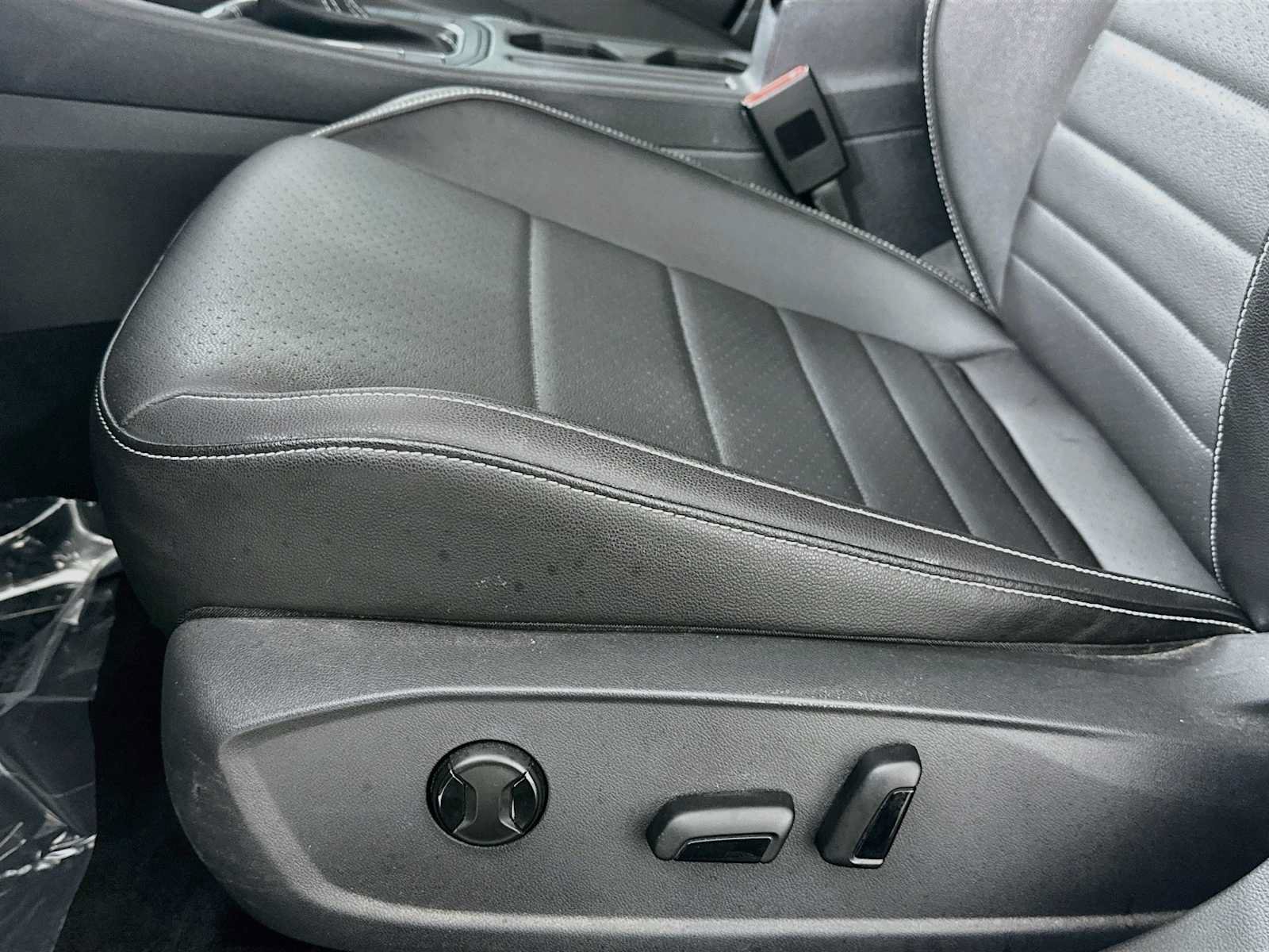 Used 2023 Volkswagen Jetta SE FWD image 17